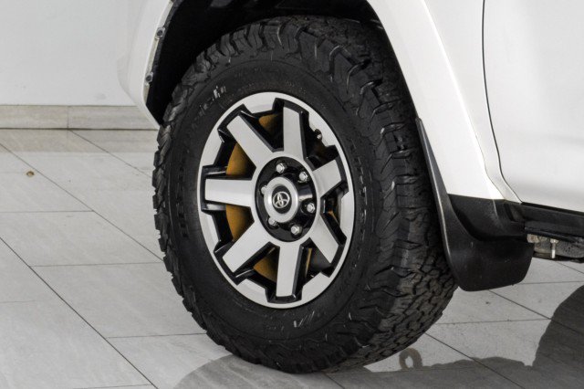 Used 2020 Toyota 4Runner TRD Off-Road AWD/4WD image 57