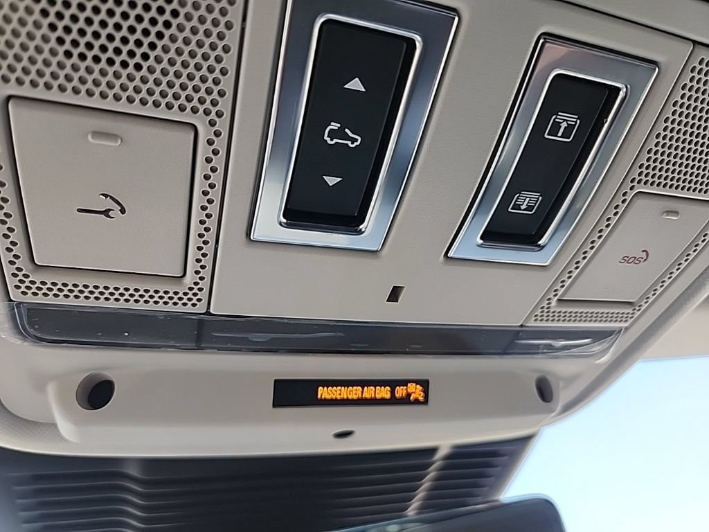 Used 2025 Land Rover Range Rover Evoque Dynamic SE AWD/4WD image 18