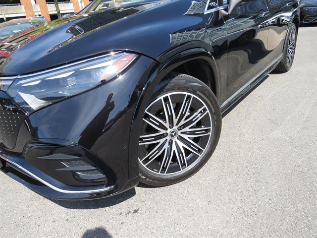 Certified 2023 Mercedes-Benz EQS 580 4MATIC SUV w/ Pinnacle Trim Package image 10