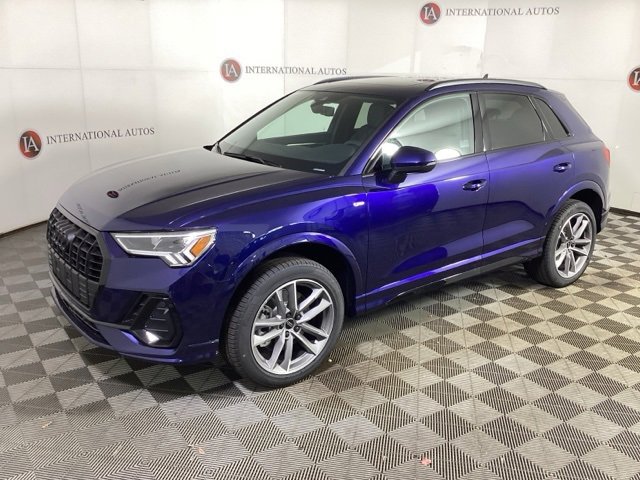 Certified 2025 Audi Q3 2.0T Premium w/ Convenience Package