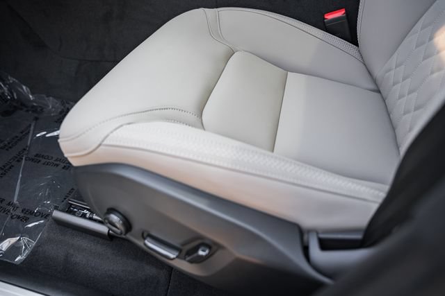 New 2027 Volvo XC60 B5 Plus AWD/4WD image 36