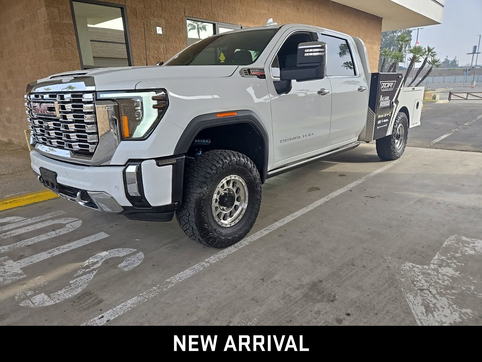 Used 2025 GMC Sierra 3500 Denali w/ Denali Reserve Package image 5