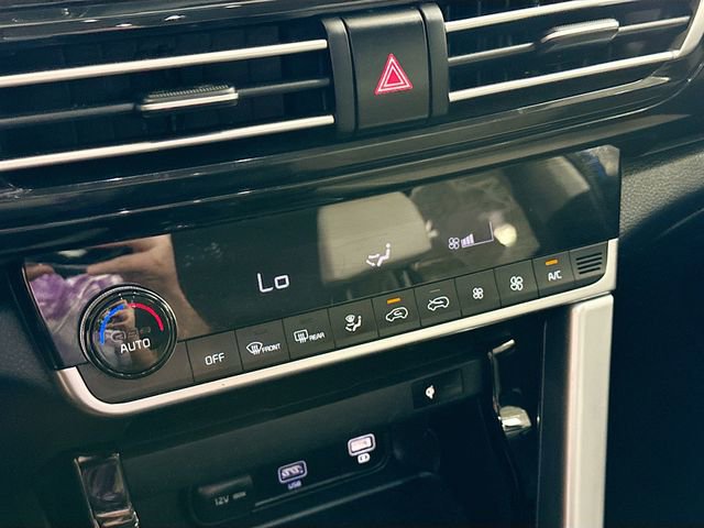 Used 2021 Kia Seltos EX image 16