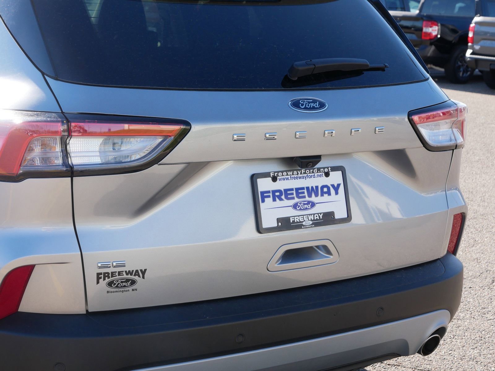 Used 2022 Ford Escape SE w/ Cold Weather Package FWD image 13