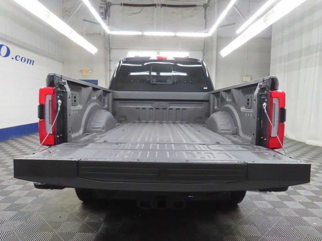 Used 2025 Ford F350 Platinum w/ FX4 Off-Road Package image 43