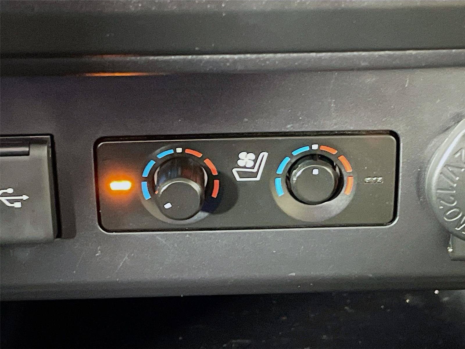 Used 2021 Toyota 4Runner Limited AWD/4WD image 25