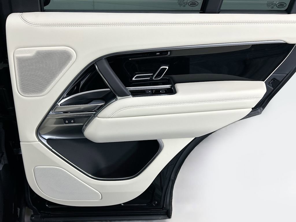 New 2026 Land Rover Range Rover SE image 26