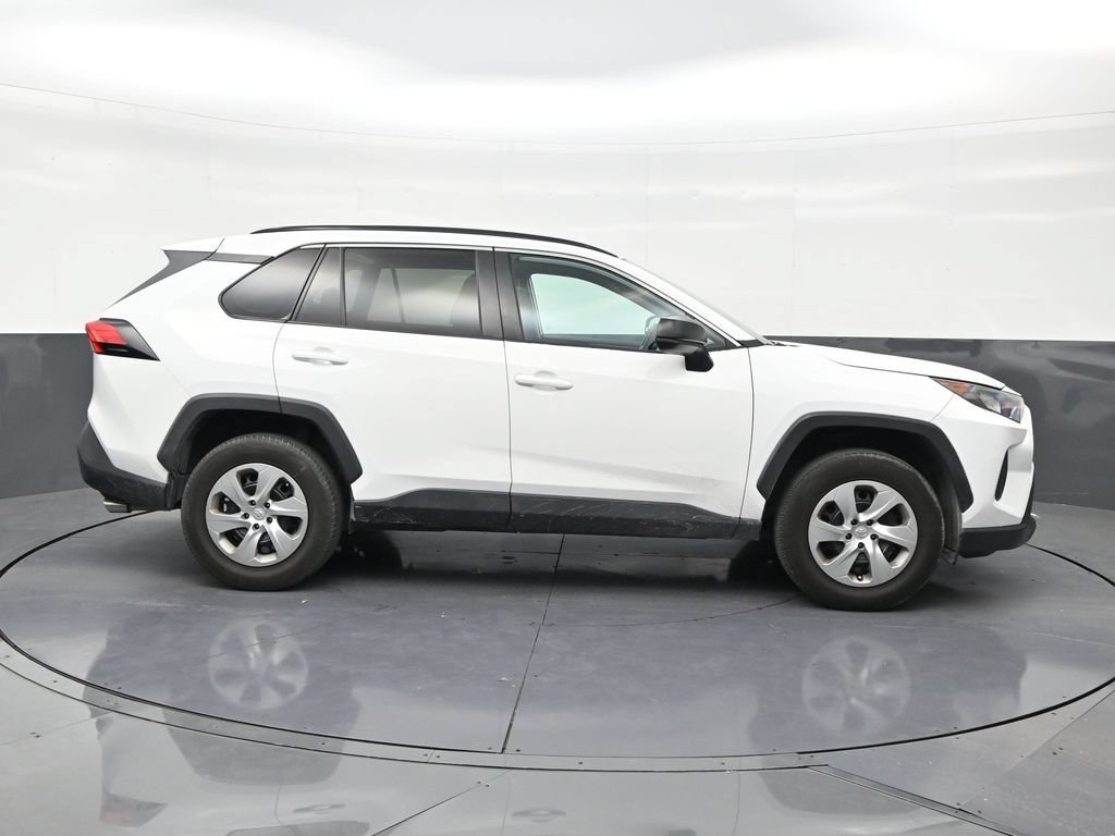 Used 2020 Toyota RAV4 LE FWD image 6