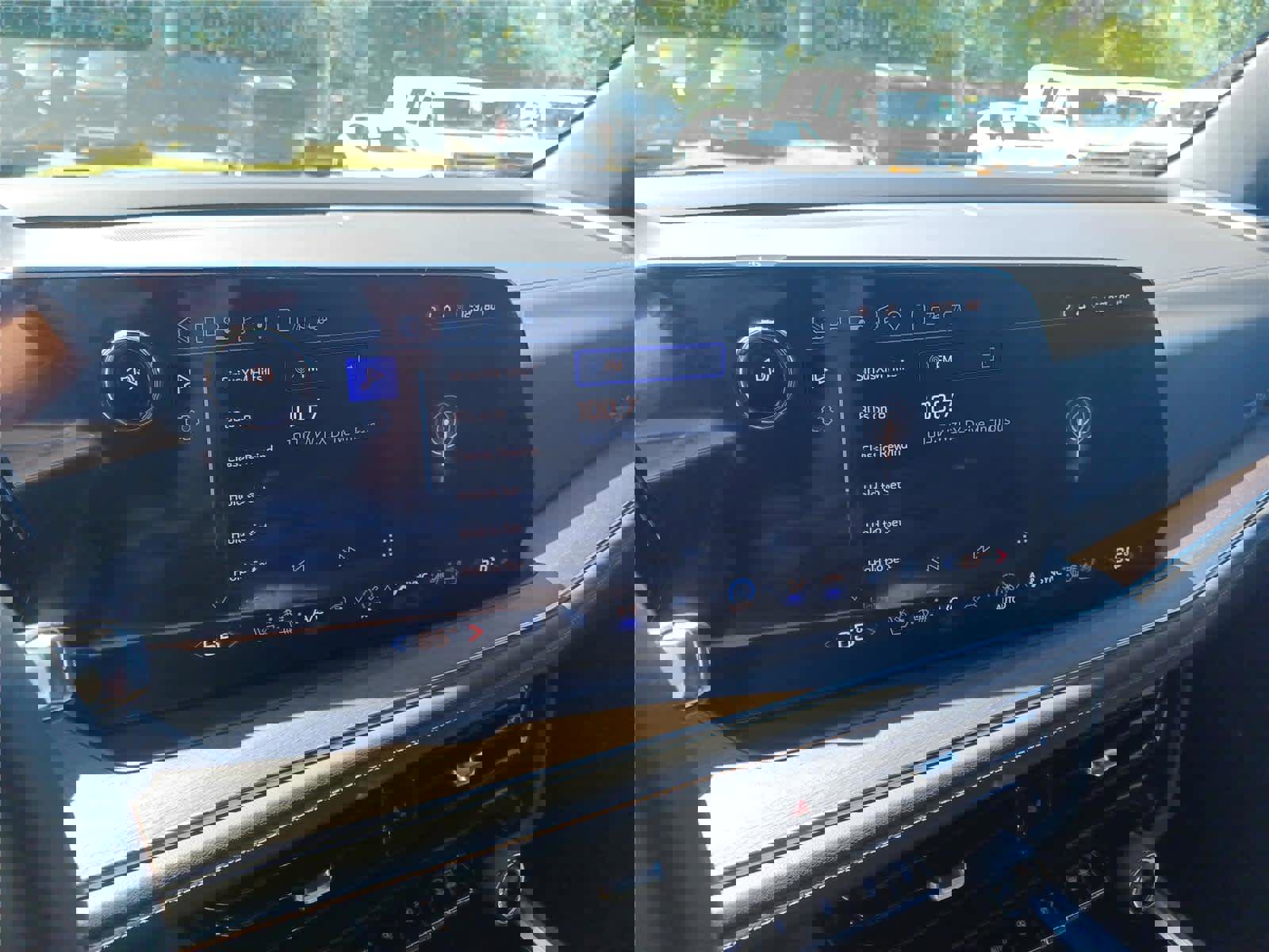 Used 2025 Chevrolet Tahoe High Country image 10