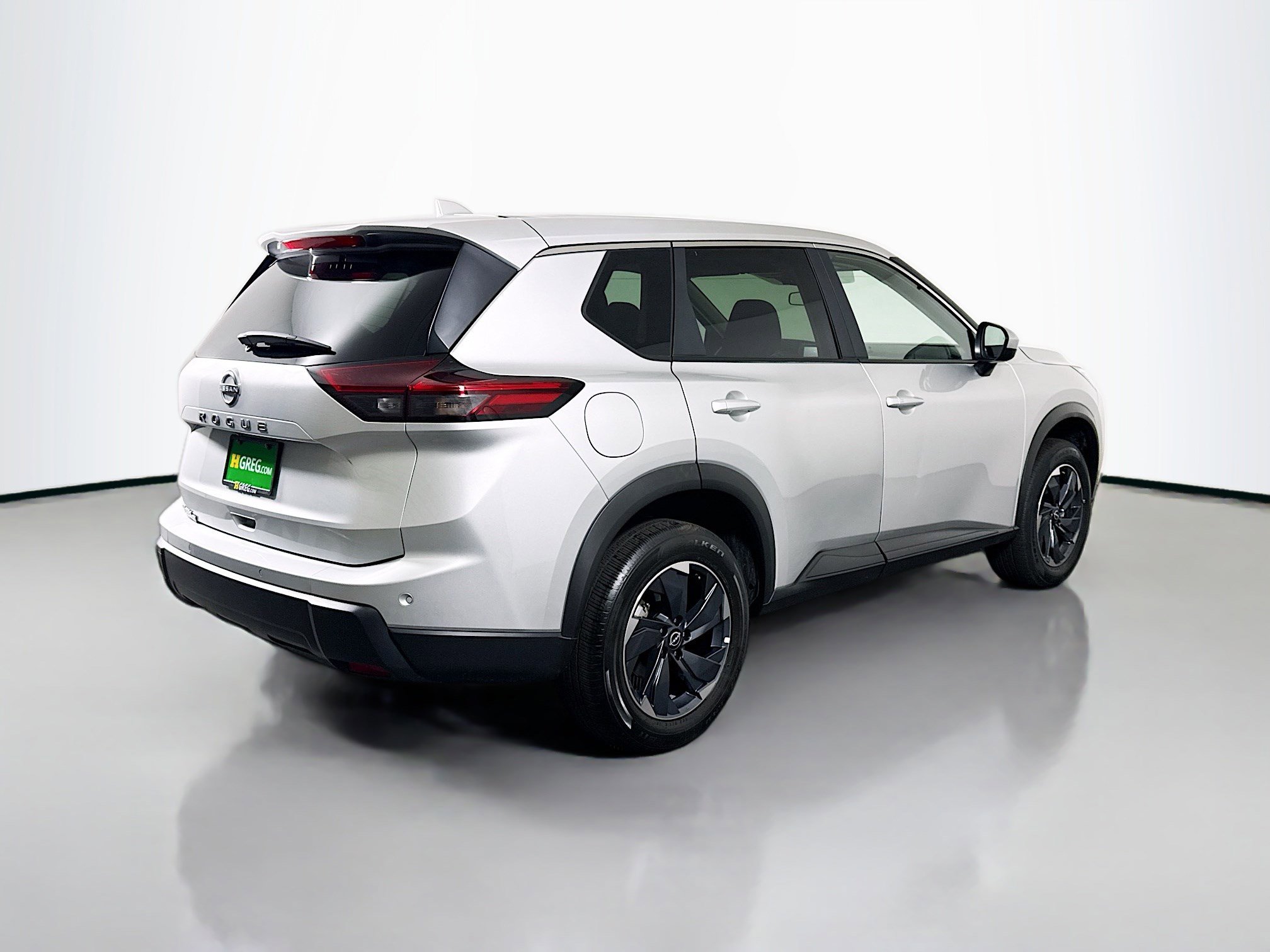 Used 2025 Nissan Rogue SV image 10