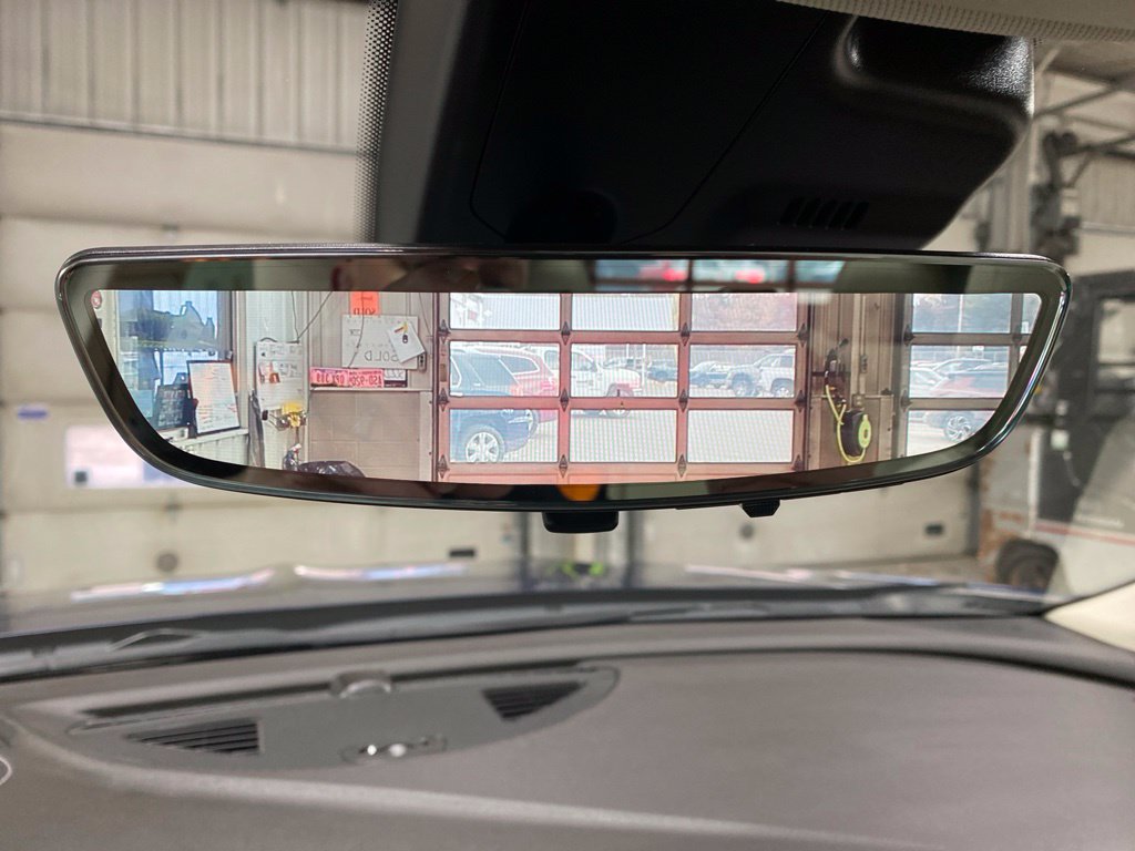 Used 2023 Buick Envision Avenir AWD/4WD image 43