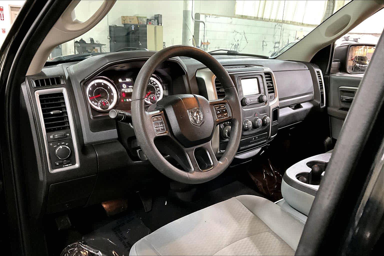 Used 2019 RAM 1500 Classic SLT RWD image 18