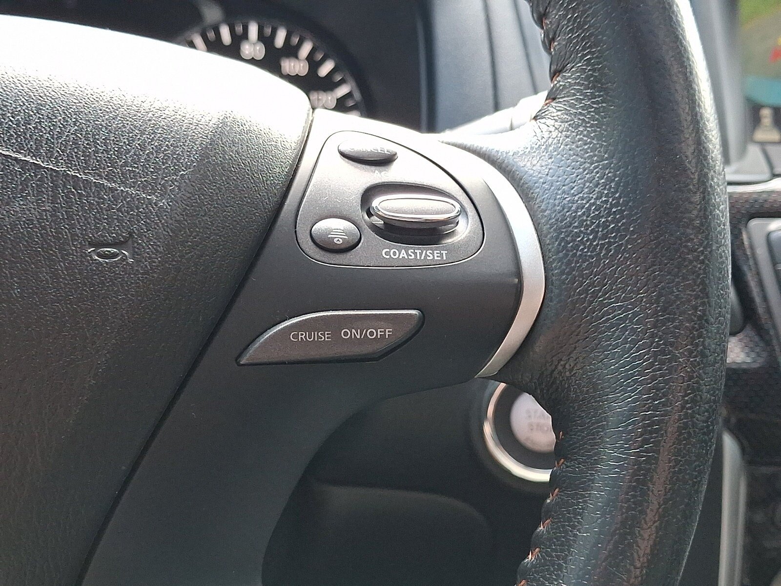 Used 2020 Nissan Pathfinder SL AWD/4WD image 26