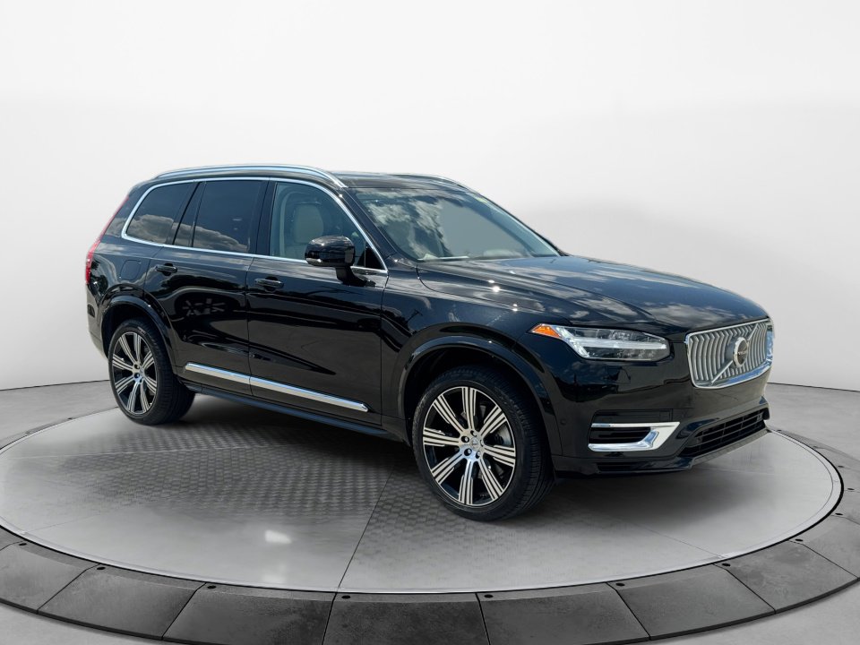 New 2025 Volvo XC90 T8 Plus w/ Protection Package Premier