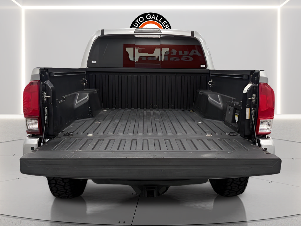 Used 2019 Toyota Tacoma TRD Sport w/ Technology Package AWD/4WD image 26