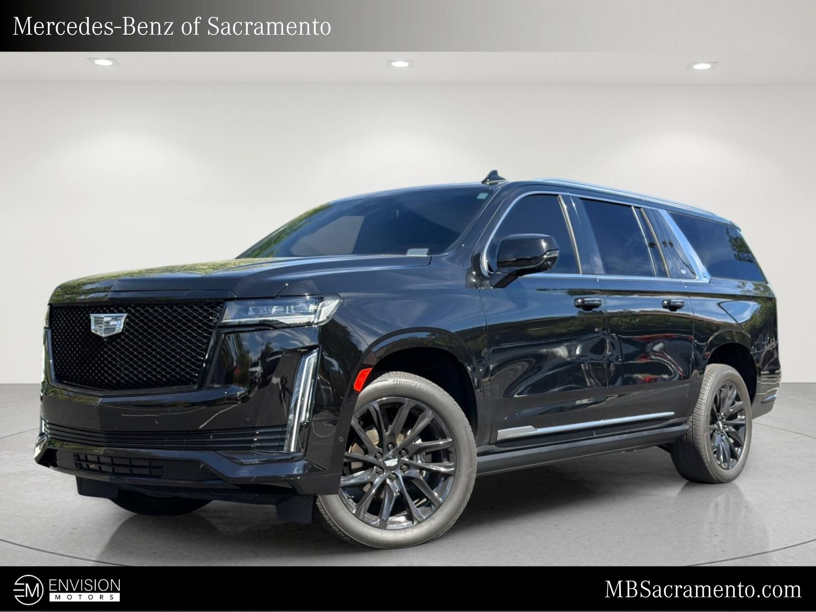 Used 2023 Cadillac Escalade ESV Luxury AWD/4WD image 1