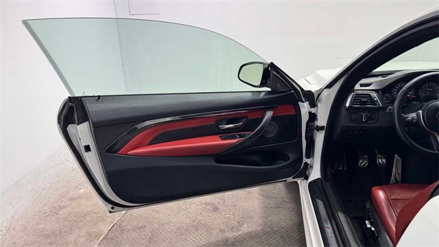 Used 2020 BMW M4 Coupe w/ Competition Package image 10