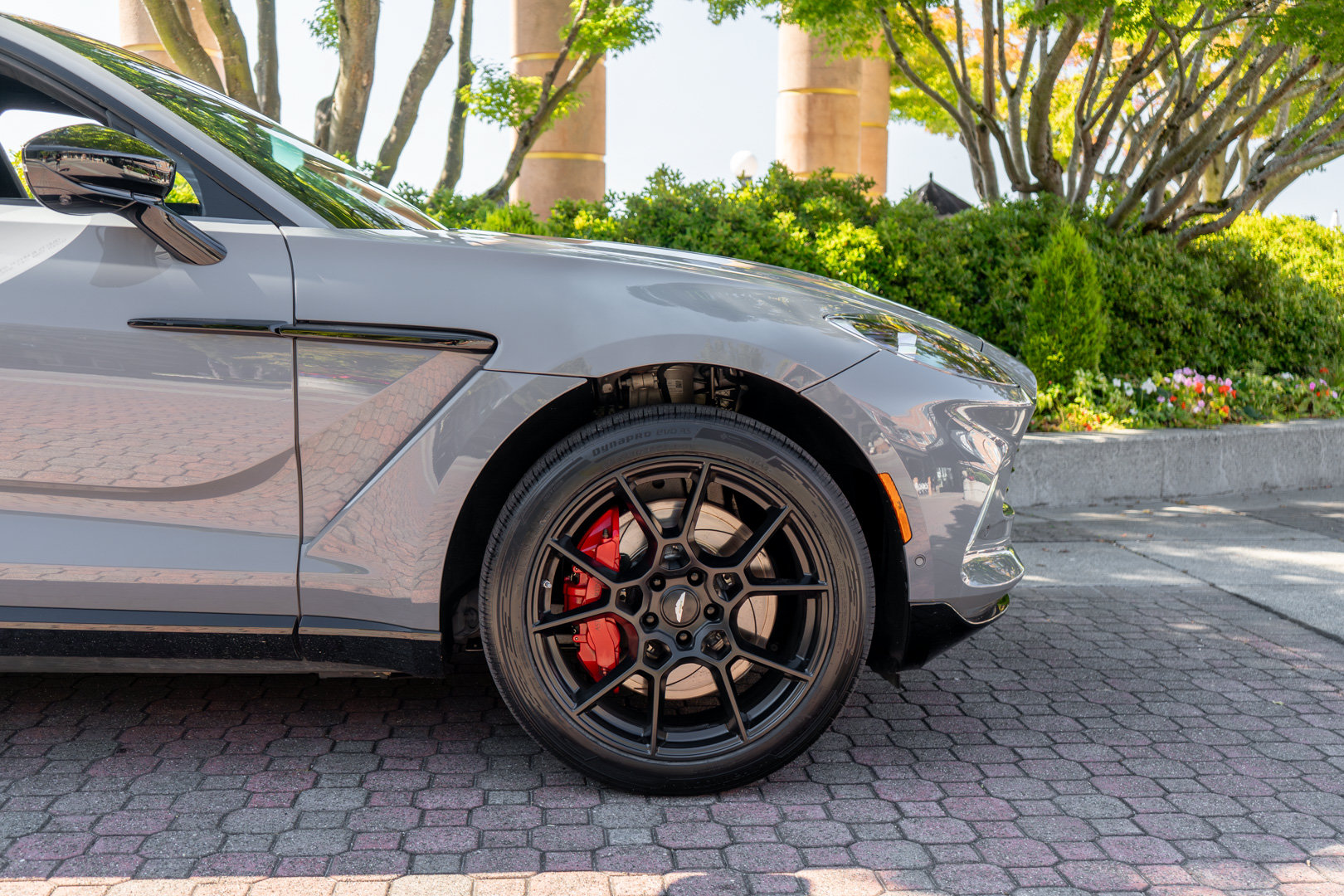 Used 2022 Aston Martin DBX AWD/4WD image 4
