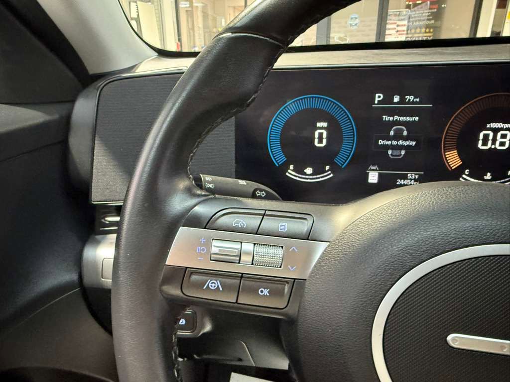 Used 2025 Hyundai Kona SEL image 13