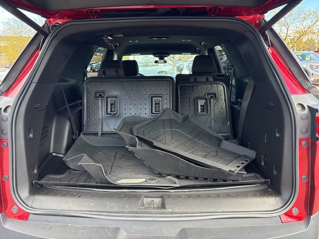 Used 2023 Chevrolet Traverse LT FWD image 7