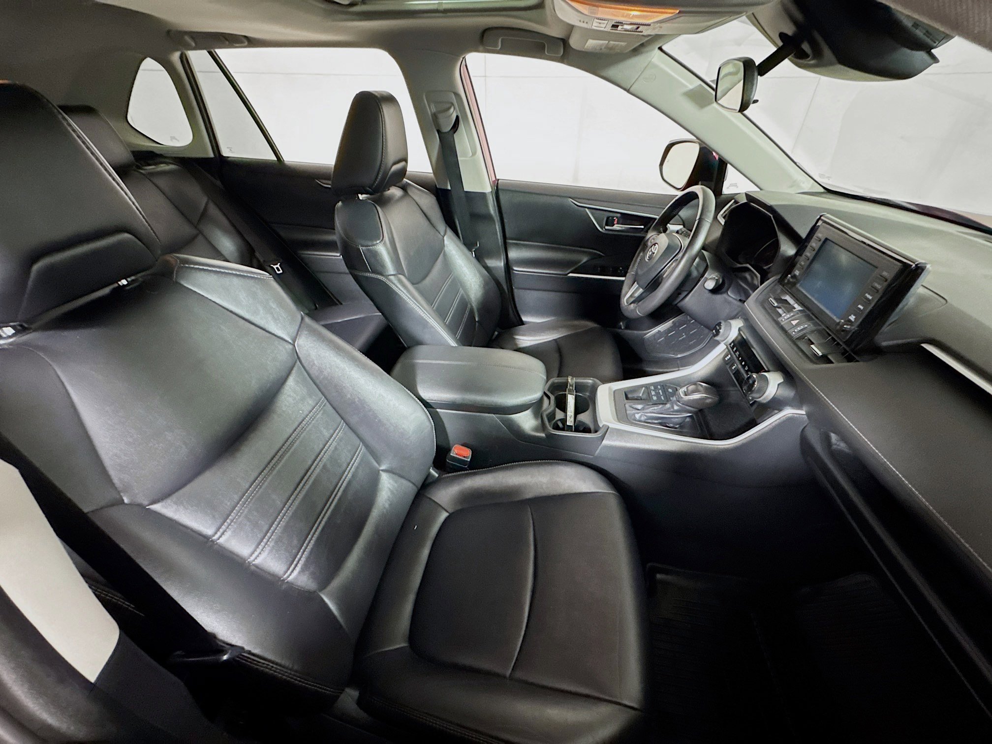 Used 2019 Toyota RAV4 XLE Premium w/ Cold Weather Package AWD/4WD image 23