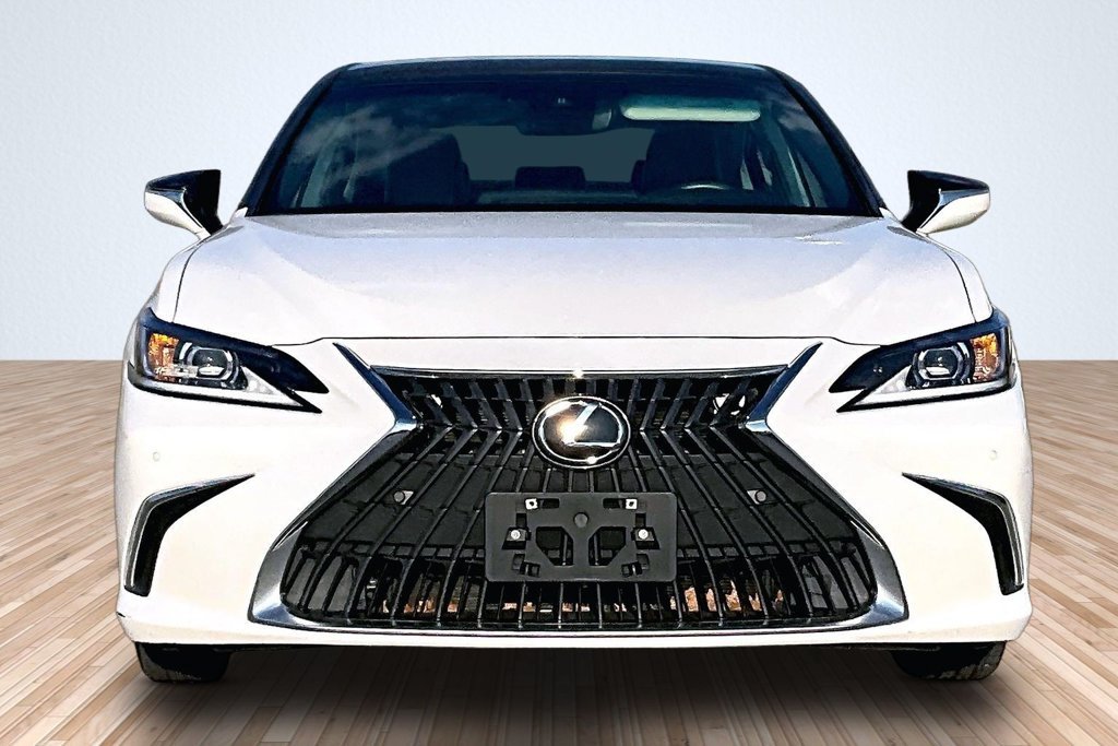 Used 2024 Lexus ES 350 w/ Technology Package FWD image 3