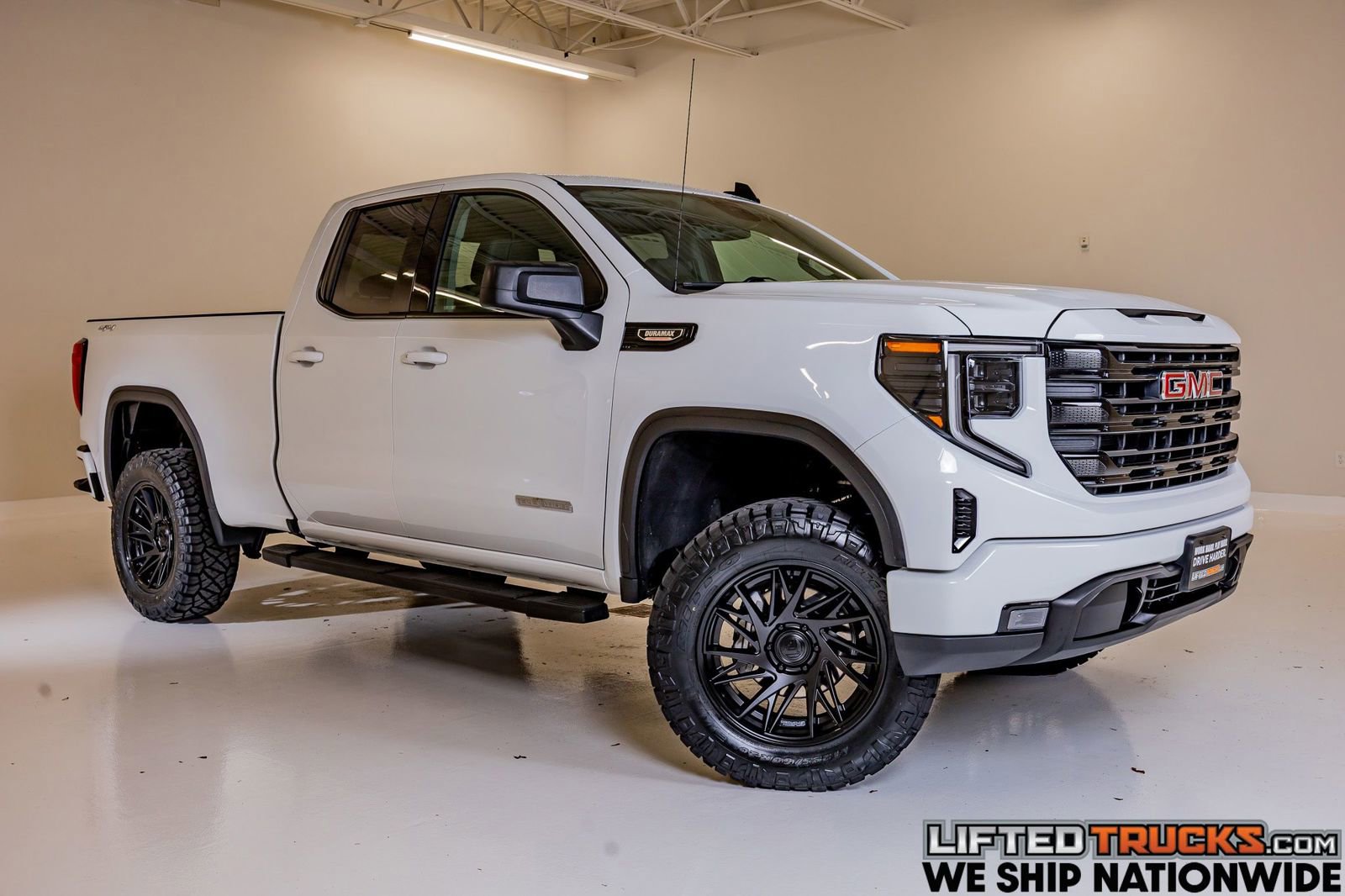 Used 2023 GMC Sierra 1500 Elevation AWD/4WD image 1