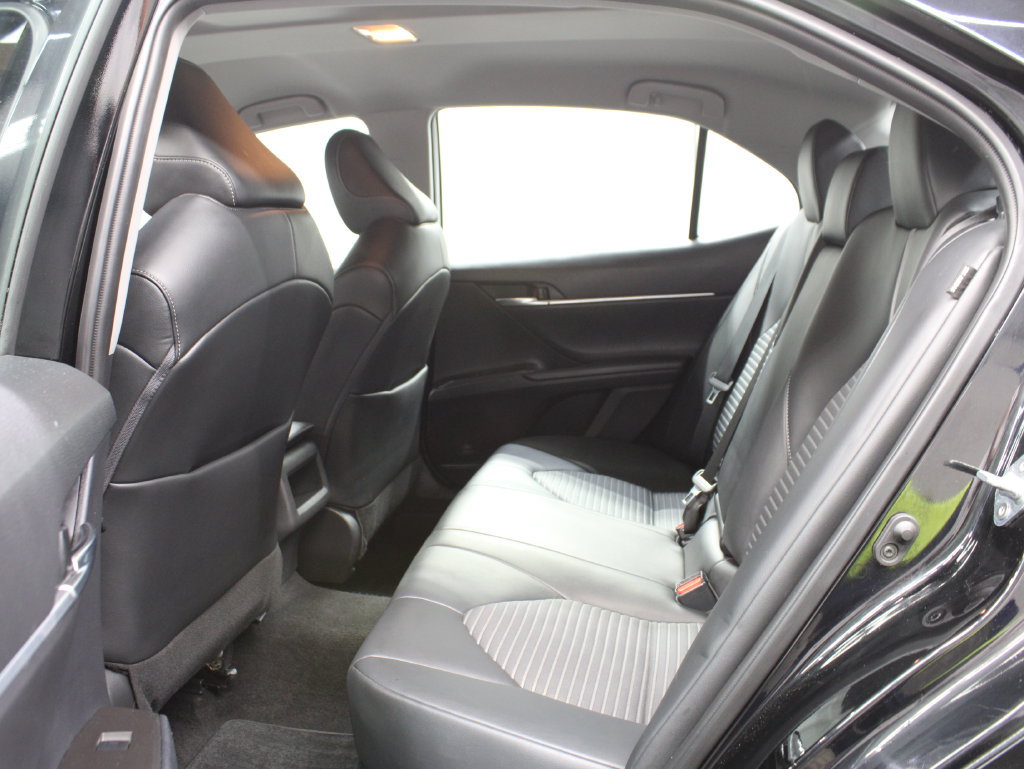 Used 2022 Toyota Camry SE FWD image 14