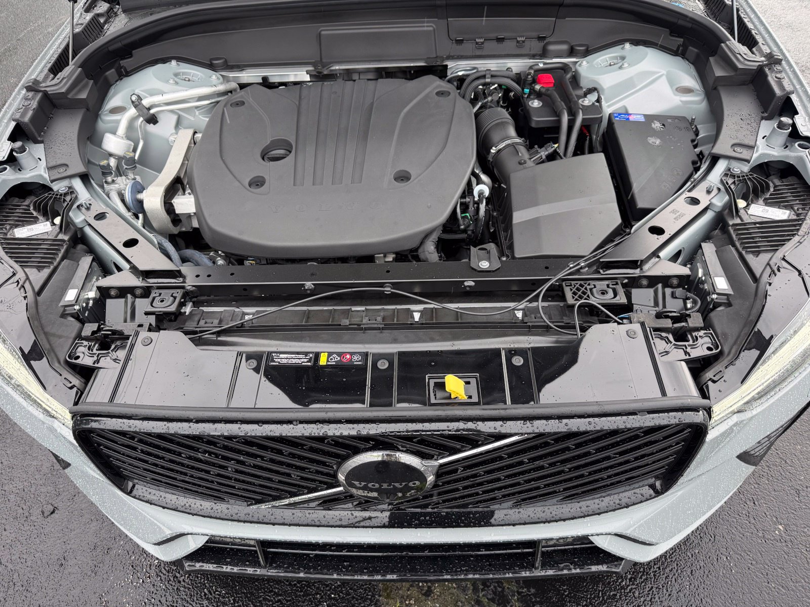 New 2027 Volvo XC60 B5 Plus AWD/4WD image 40