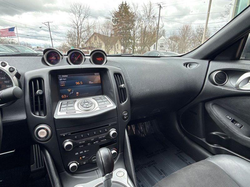 Used 2009 Nissan 370Z Touring w/ Sport Pkg image 20