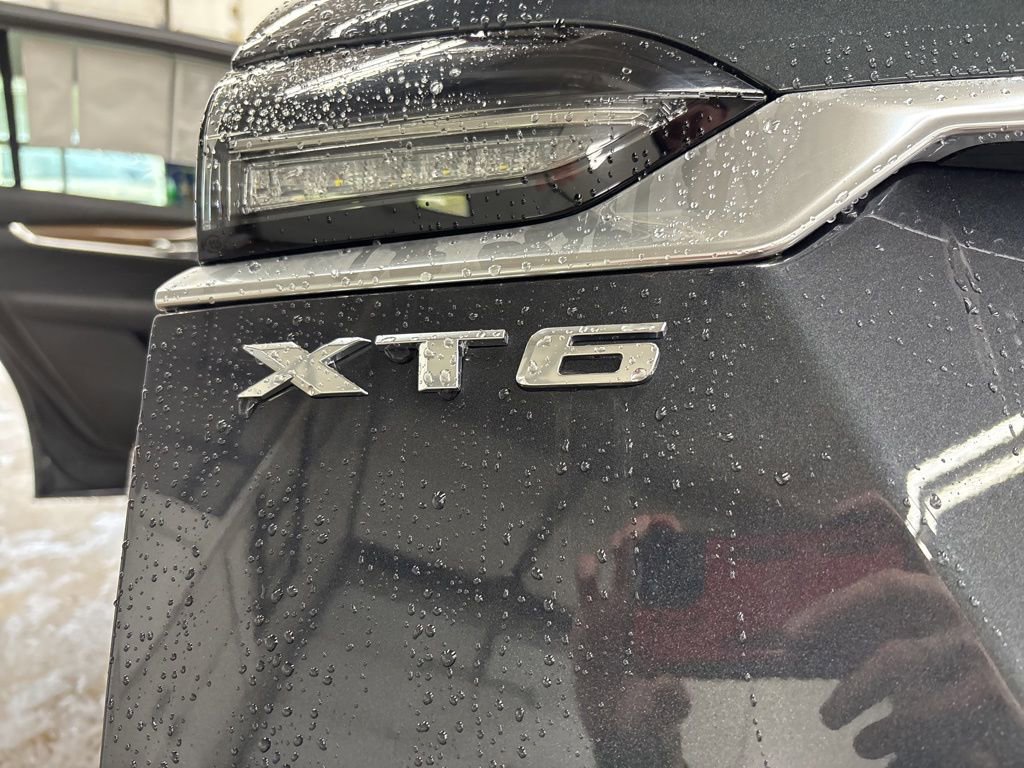 Used 2023 Cadillac XT6 Sport w/ Platinum Package AWD/4WD image 18
