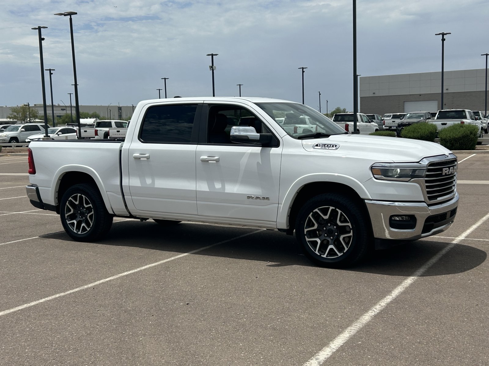 Used 2025 RAM 1500 Laramie AWD/4WD image 7