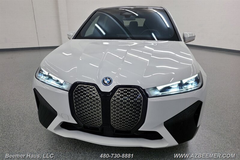 Used 2023 BMW iX xDrive50 w/ Sport Package AWD/4WD image 37