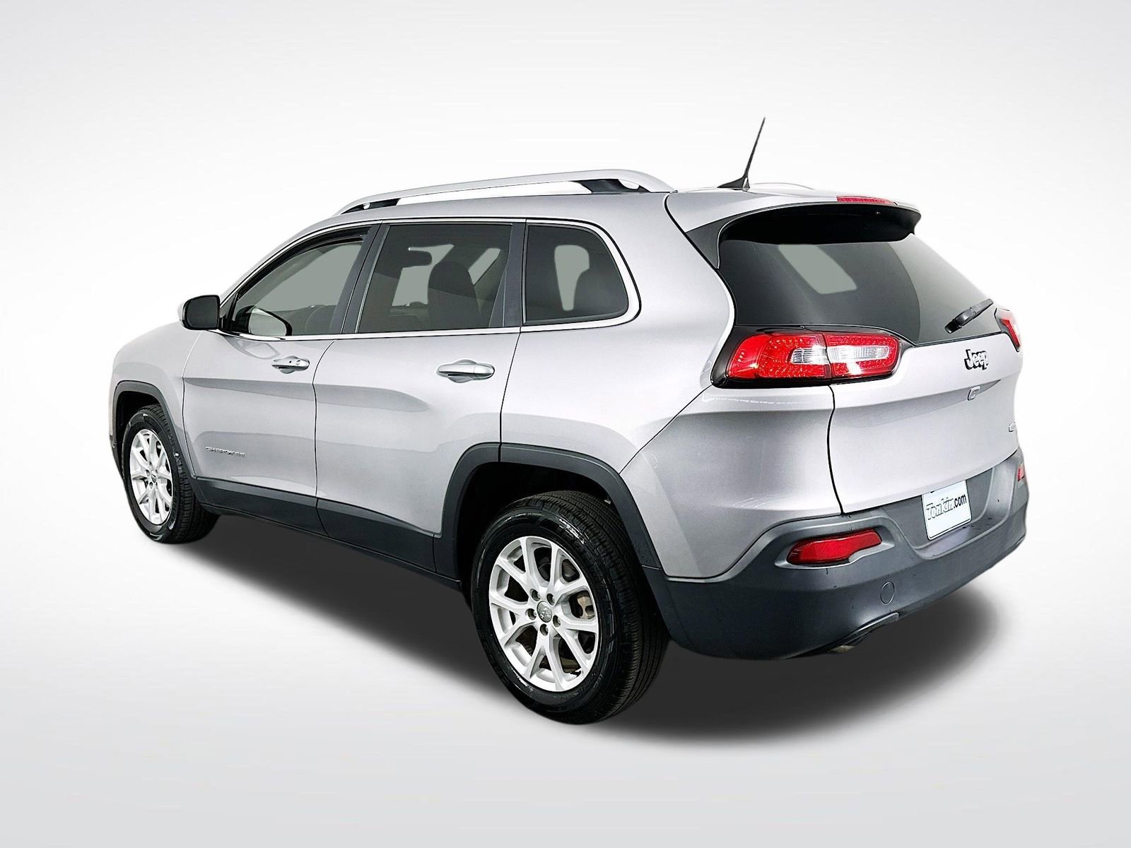 Used 2018 Jeep Cherokee Latitude Plus w/ Comfort/Convenience Group image 6