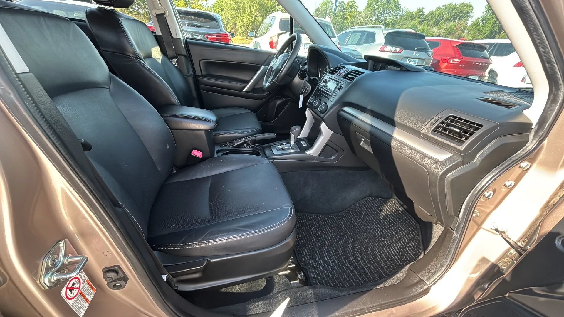 Used 2014 Subaru Forester 2.5i Limited w/ Popular Package #2 AWD/4WD image 2
