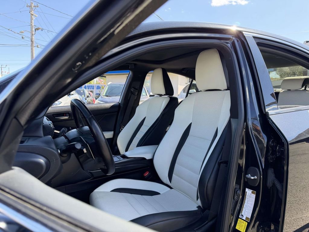 Used 2022 Lexus IS 350 F Sport AWD/4WD image 18