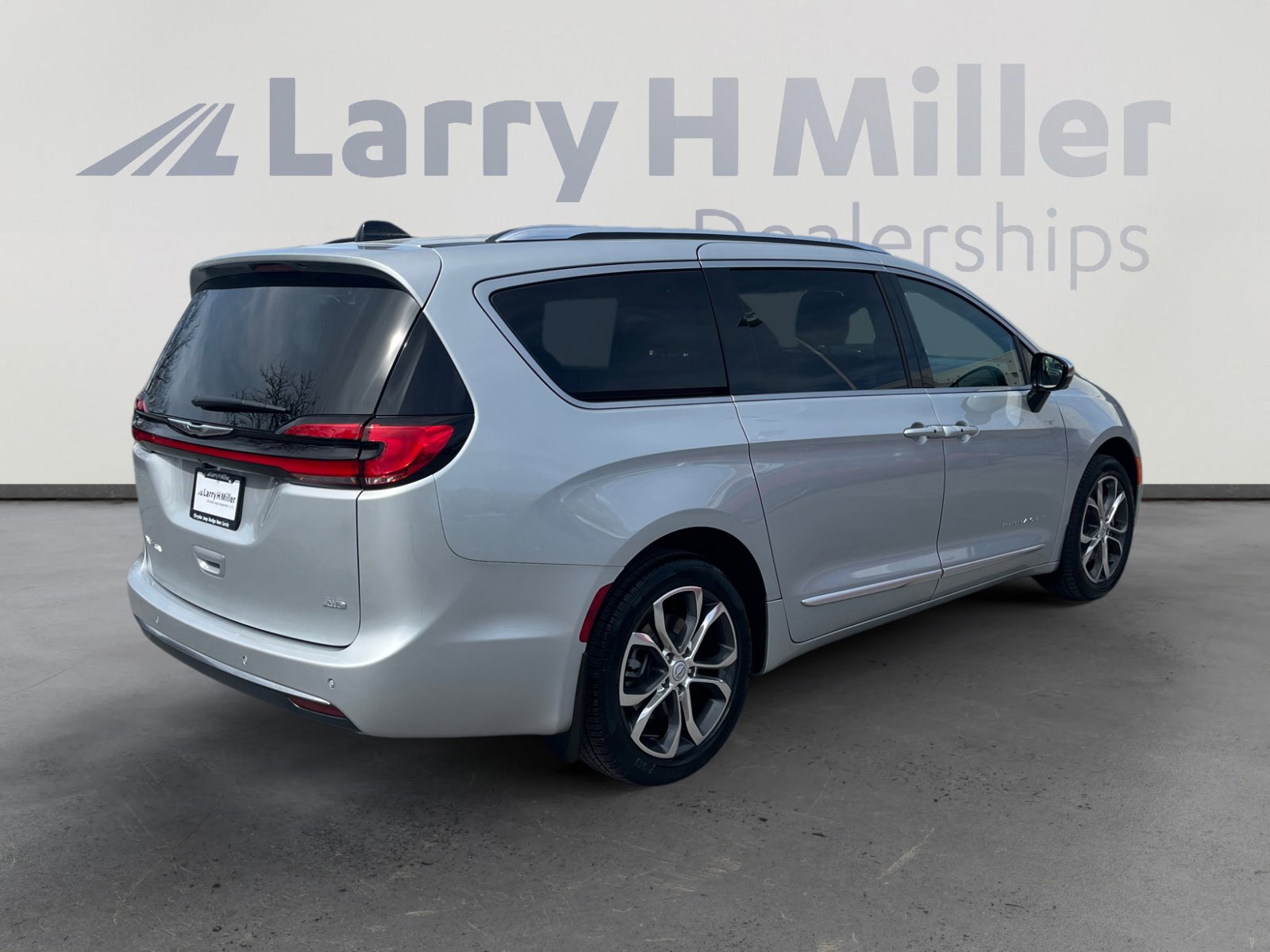 New 2026 Chrysler Pacifica Pinnacle image 5