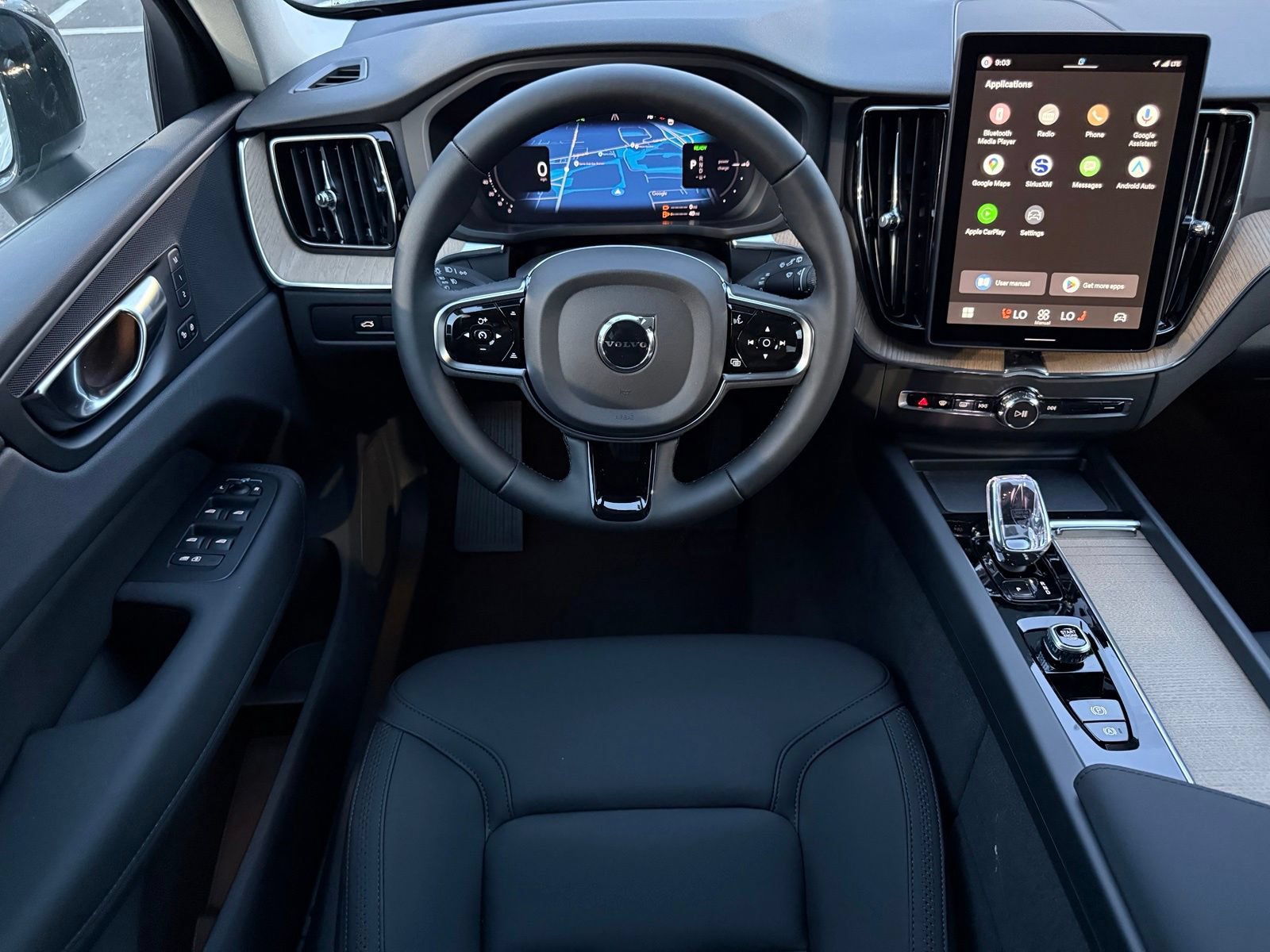 New 2026 Volvo XC60 T8 Plus w/ Climate Package PRO AWD/4WD image 31
