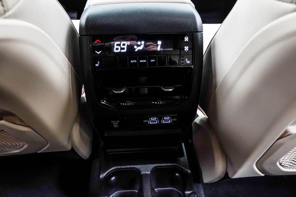 Used 2023 Jeep Grand Cherokee L Limited image 25