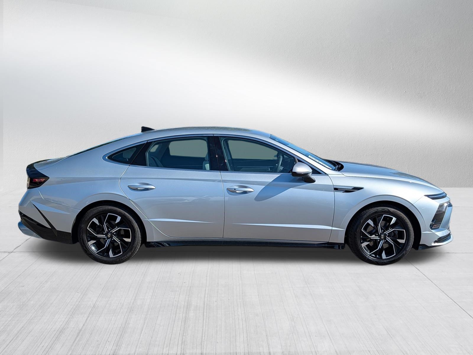 Certified 2024 Hyundai Sonata SEL AWD/4WD image 8