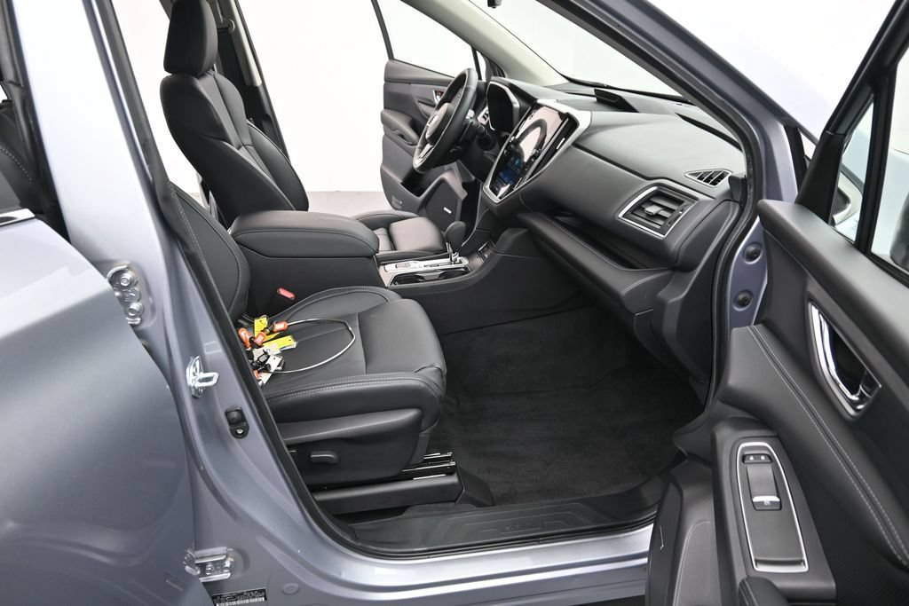 Used 2025 Subaru Ascent Limited w/ Popular Package #2 AWD/4WD image 23