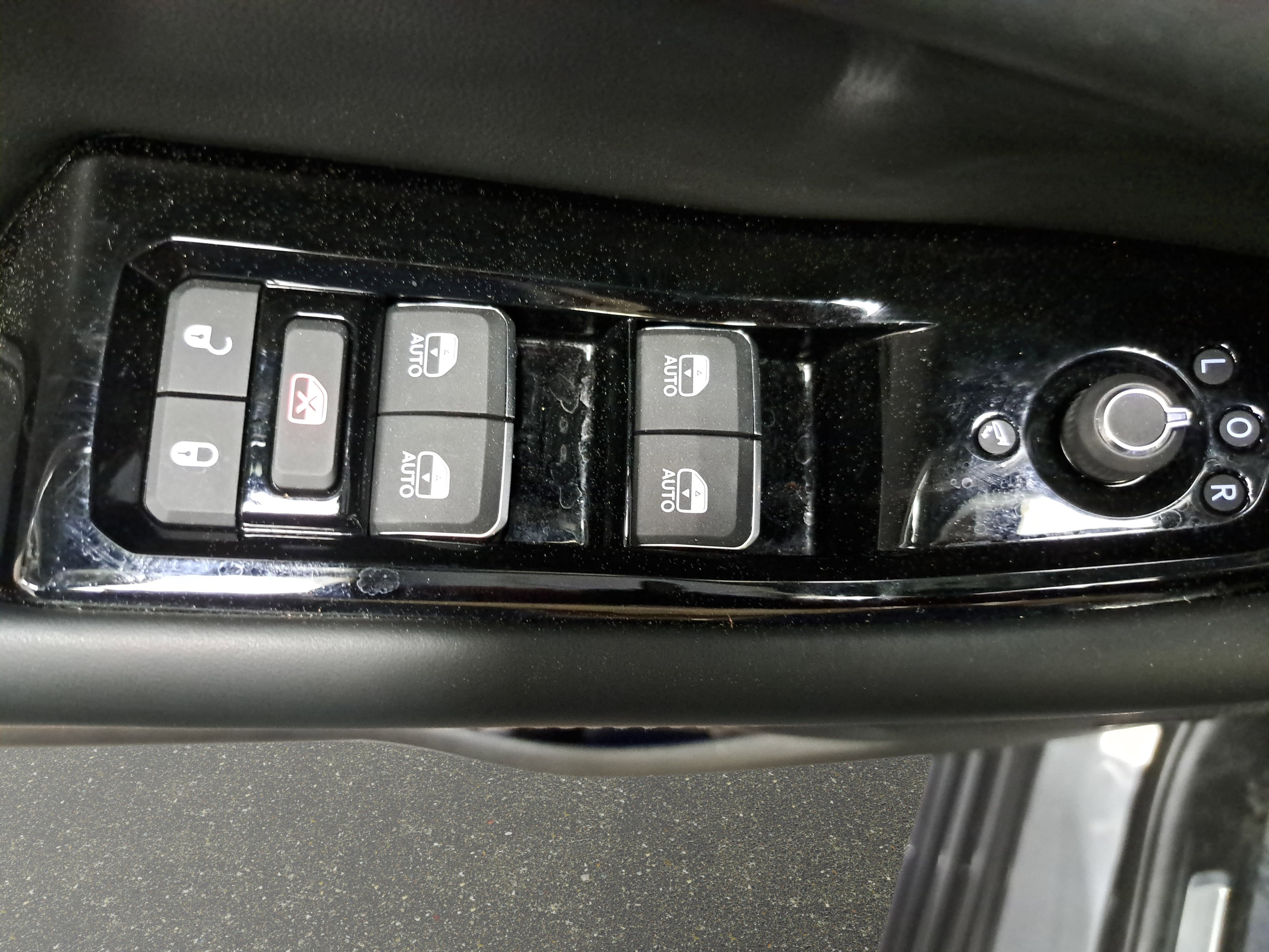 Used 2024 Jeep Grand Cherokee L Overland w/ Trailer Tow Package image 27