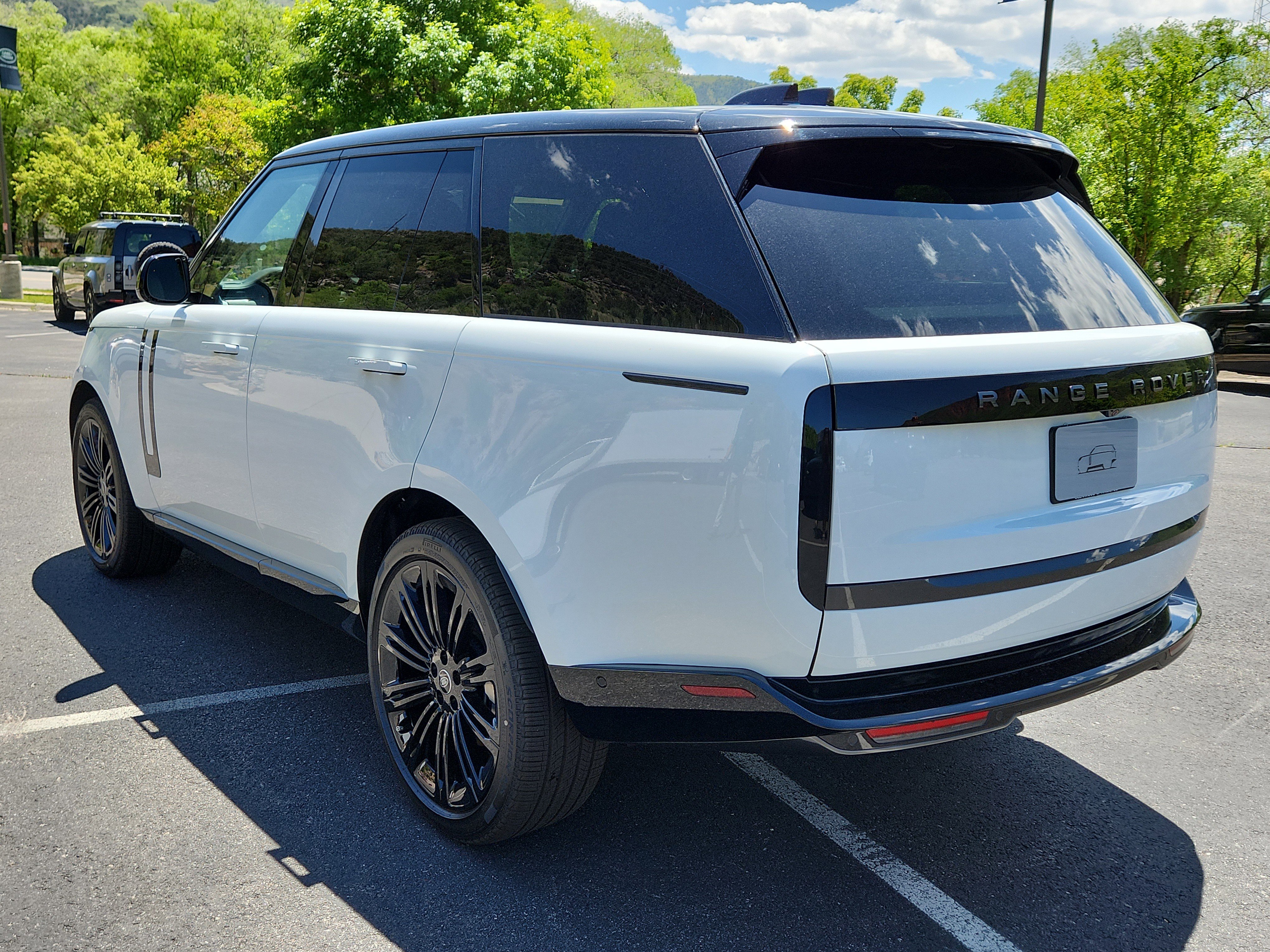 New 2025 Land Rover Range Rover SE image 5