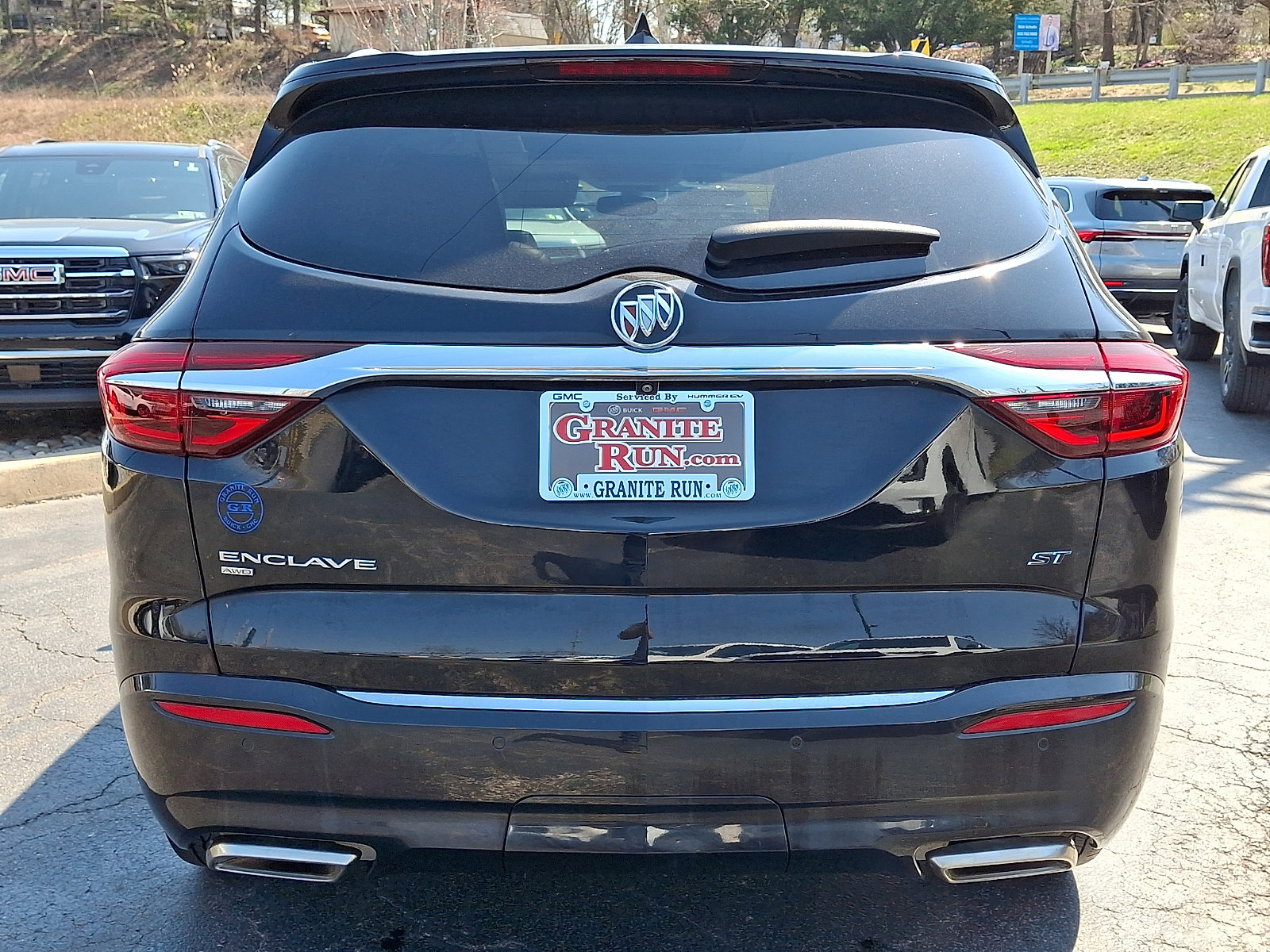 Used 2021 Buick Enclave Essence w/ Sport Touring Edition image 5