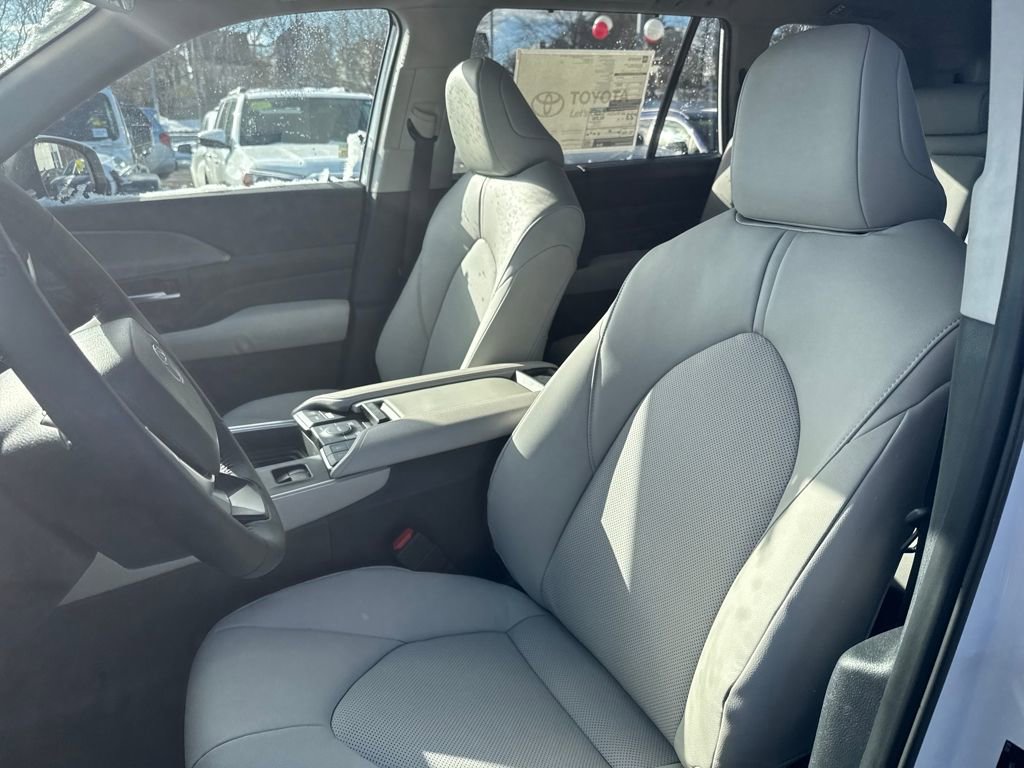New 2026 Toyota Grand Highlander XLE image 18