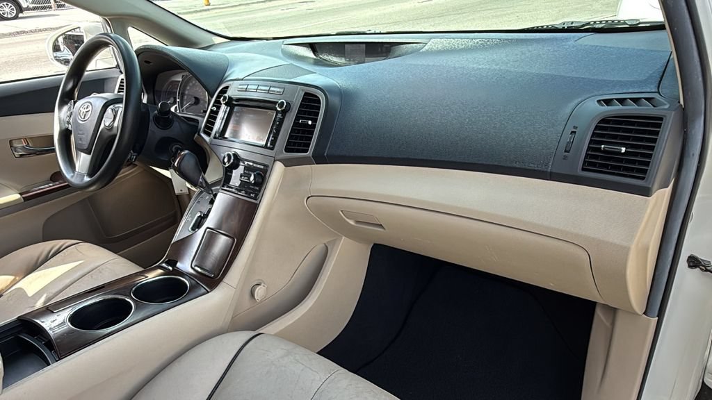 Used 2013 Toyota Venza LE FWD image 34