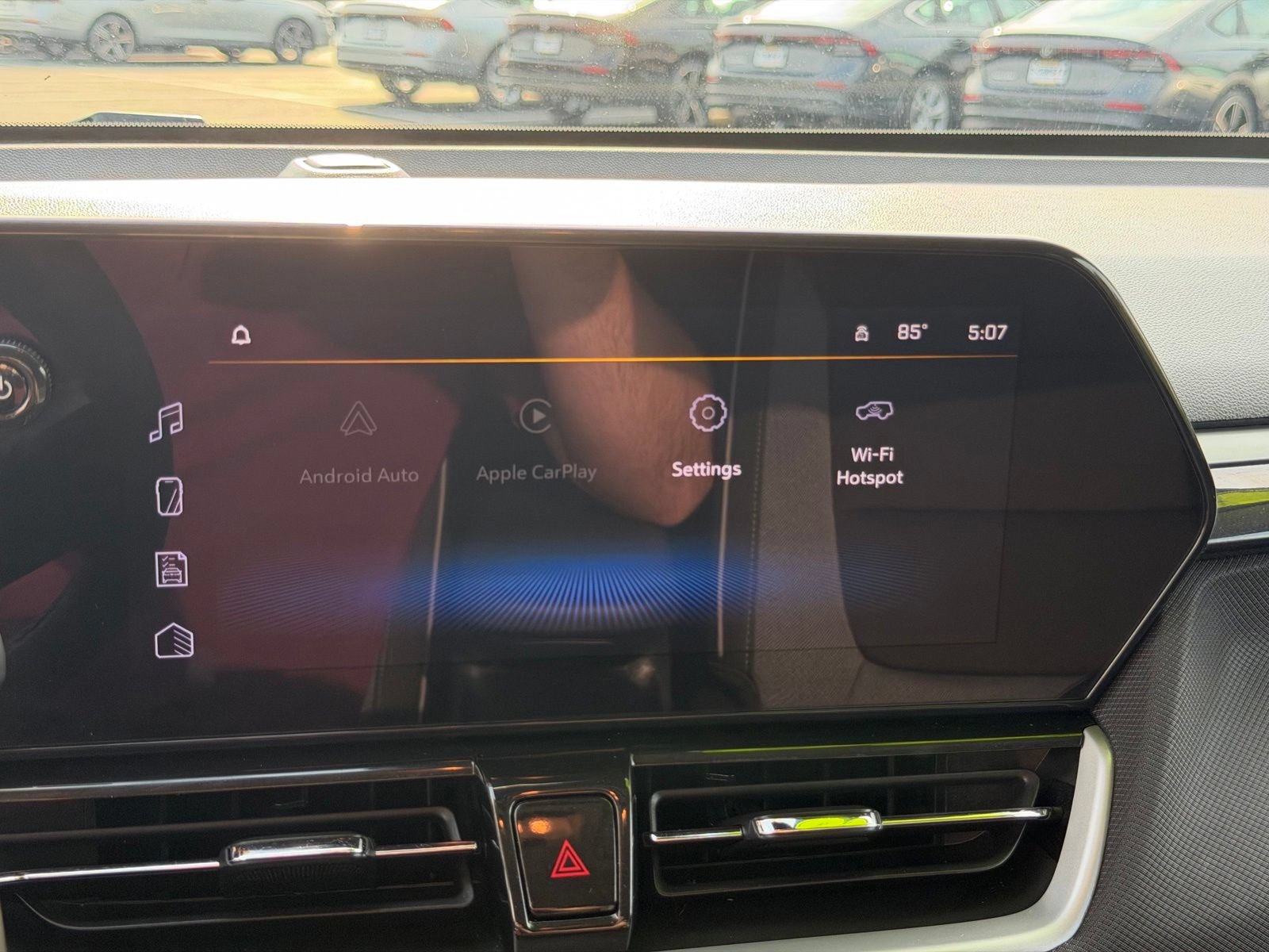 Used 2025 Chevrolet TrailBlazer LT w/ LT Cold Weather Package FWD image 18