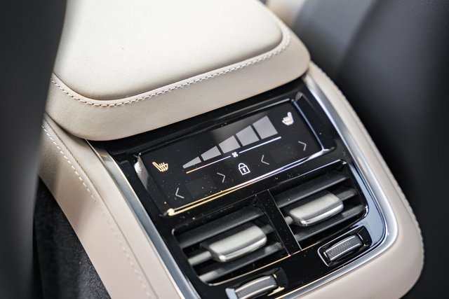 New 2026 Volvo XC90 B6 Ultra image 29