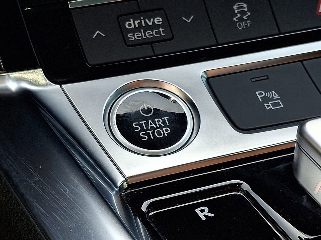 Used 2023 Audi e-tron Premium w/ Convenience Plus Package image 23