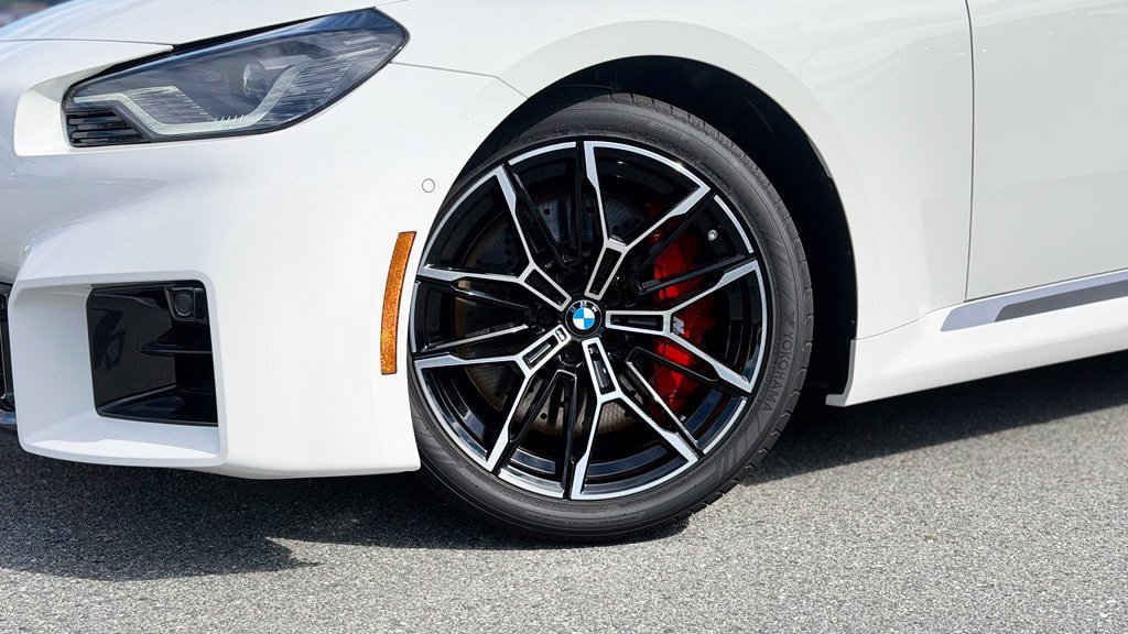 New 2026 BMW M2 w/ Lighting Package RWD image 2